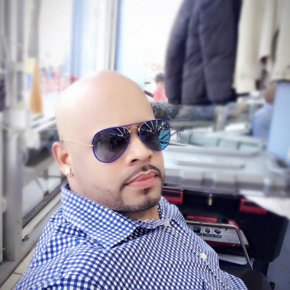 Meet your Posher, Carlos - Picture 1 of 1